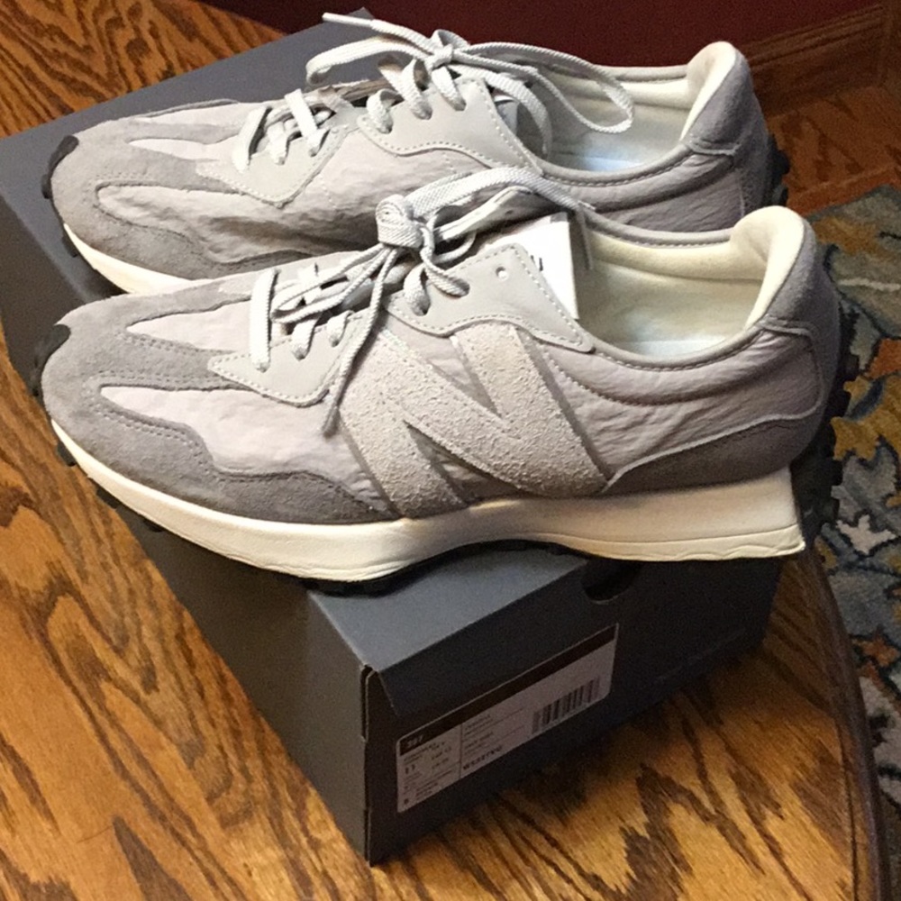 New Balance 327 Women’s US 11 Medium Grey/Grey  New Condition